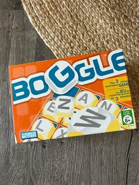 VINTAGE Hasbro Boggle Y2K boardgame Parker Brothers 2005 age 8+ up, 2+ players